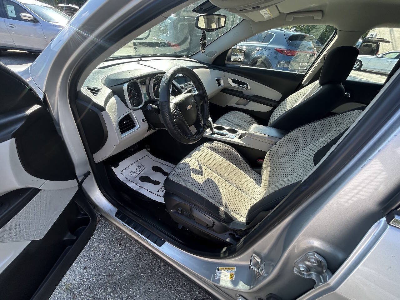 Used 2011 Chevrolet Equinox LS FWD image 6