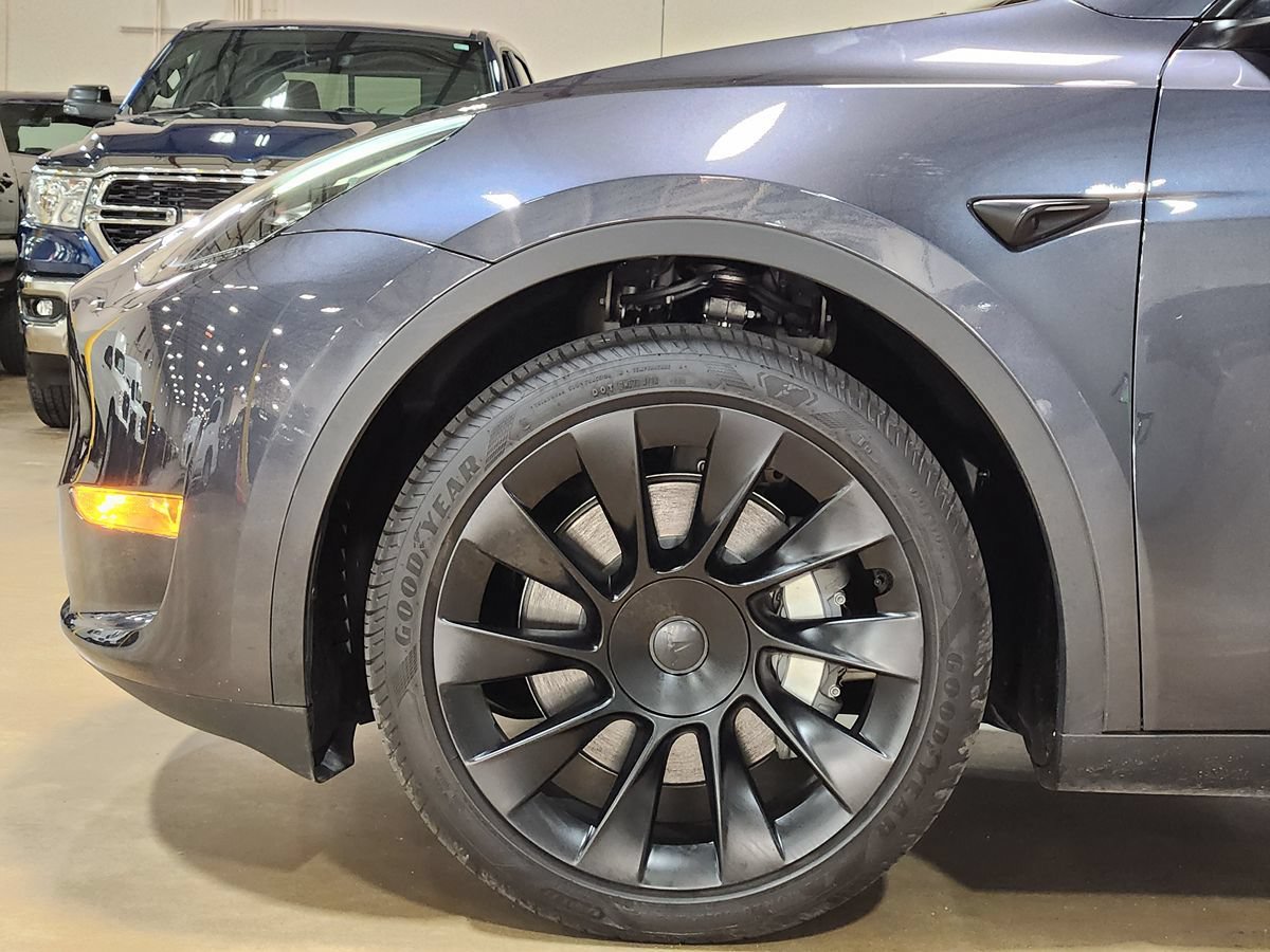 Used 2024 Tesla Model Y Long Range AWD/4WD image 5