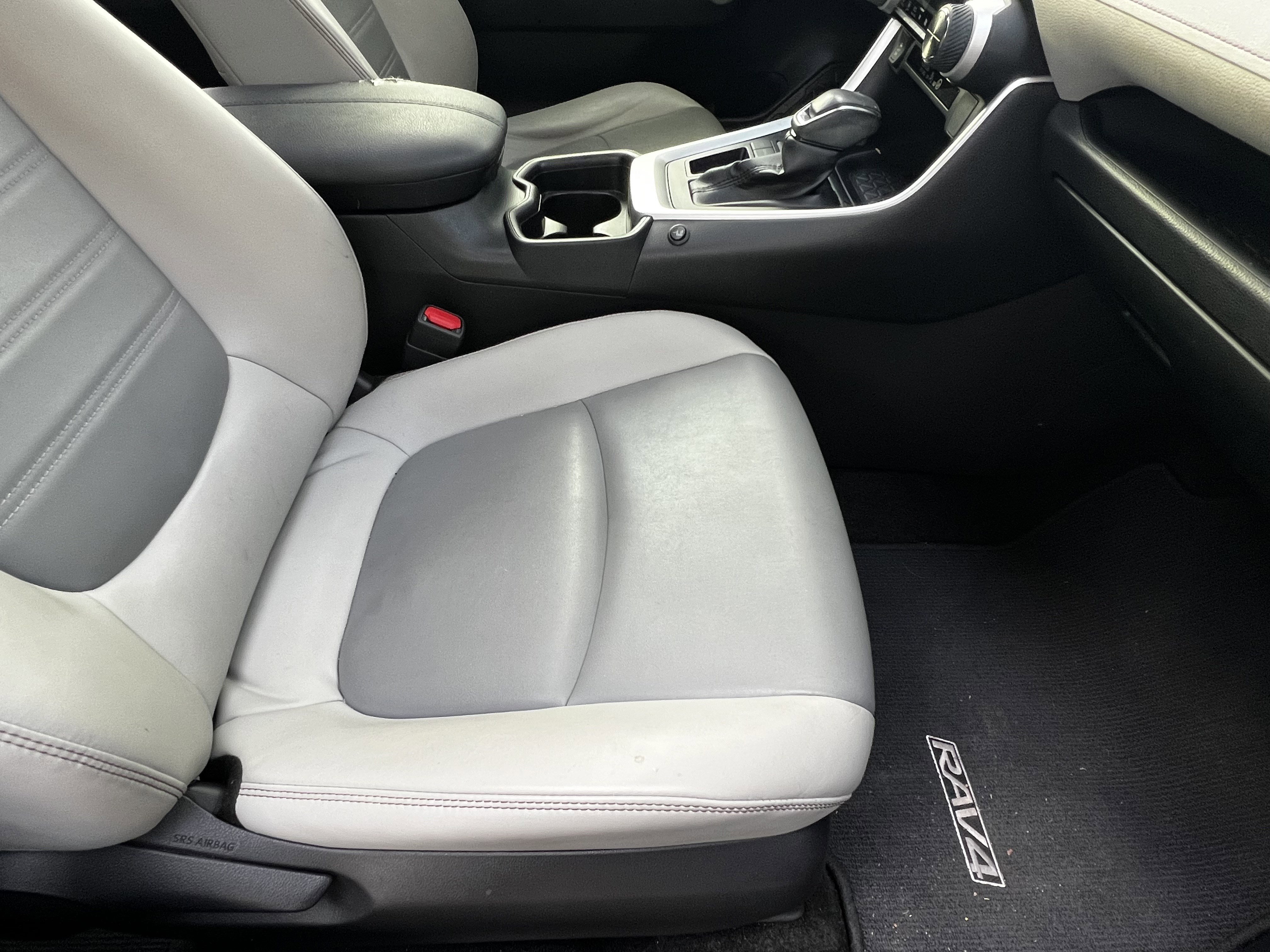 Used 2019 Toyota RAV4 XLE Premium image 46