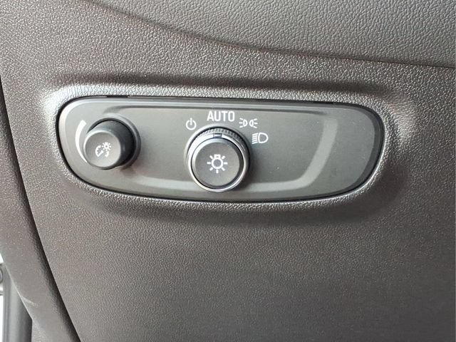Used 2024 Chevrolet Equinox LT FWD image 17