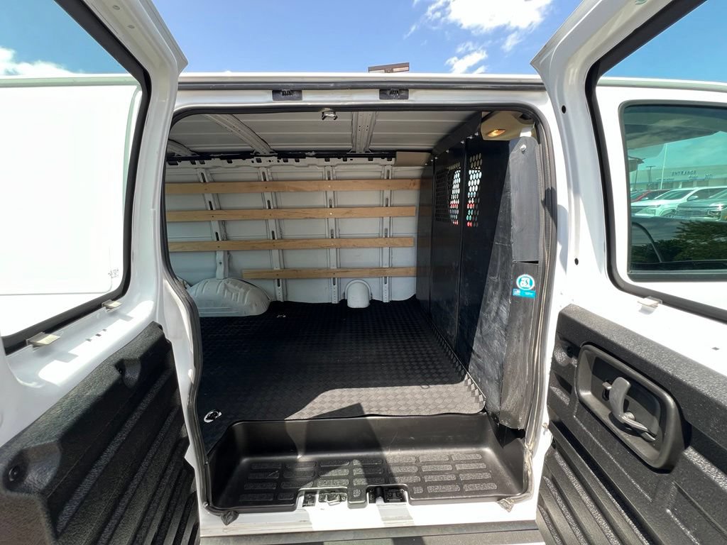 Used 2025 GMC Savana 2500 w/ Driver Convenience Package RWD image 24