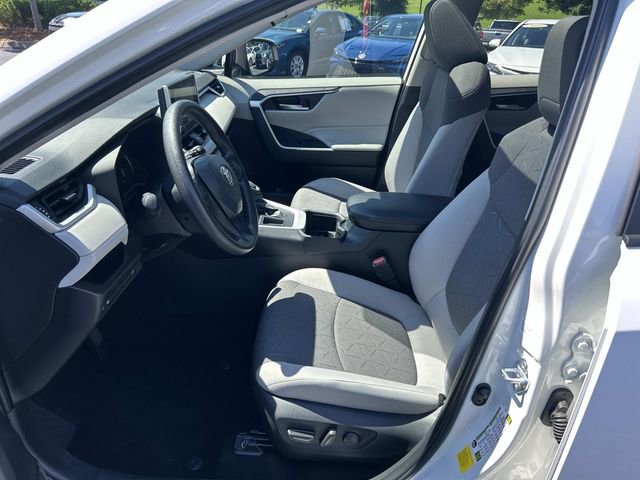 Used 2025 Toyota RAV4 XLE FWD image 22