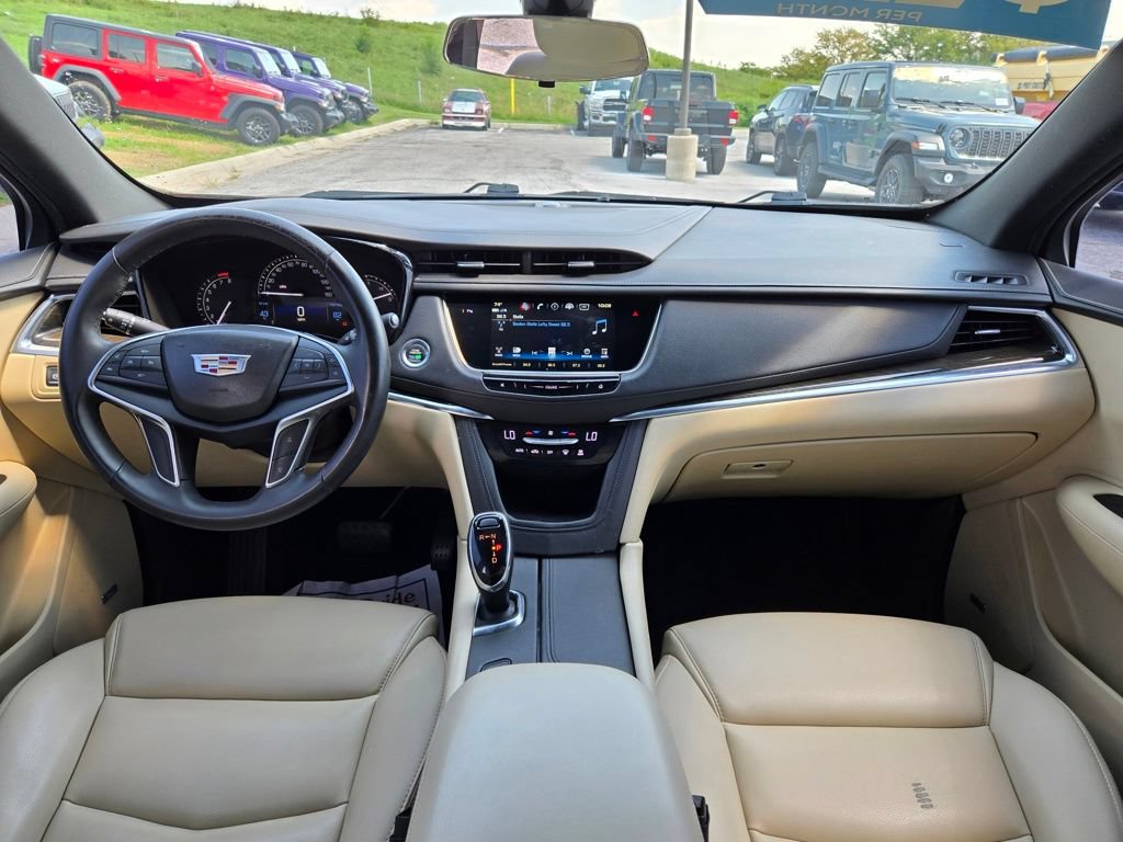 Used 2018 Cadillac XT5 FWD image 14