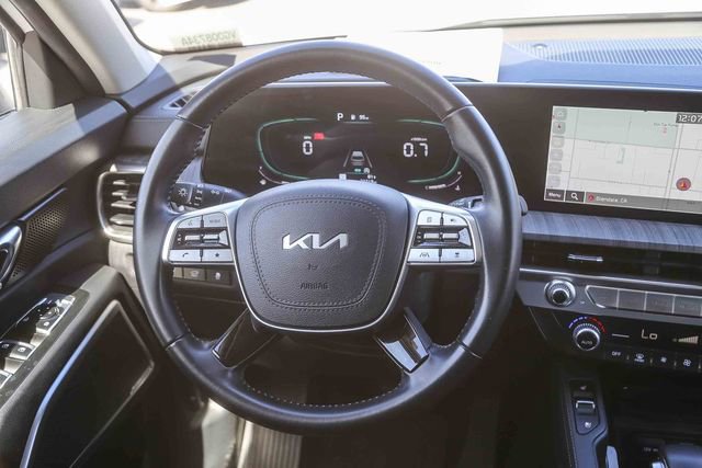 Used 2023 Kia Telluride EX w/ EX Captain's Chair Package image 17