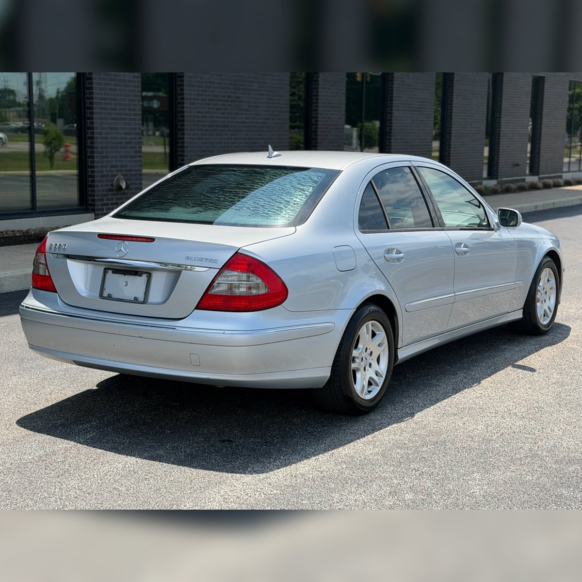 Used 2007 Mercedes-Benz E 320 BlueTEC Sedan image 2