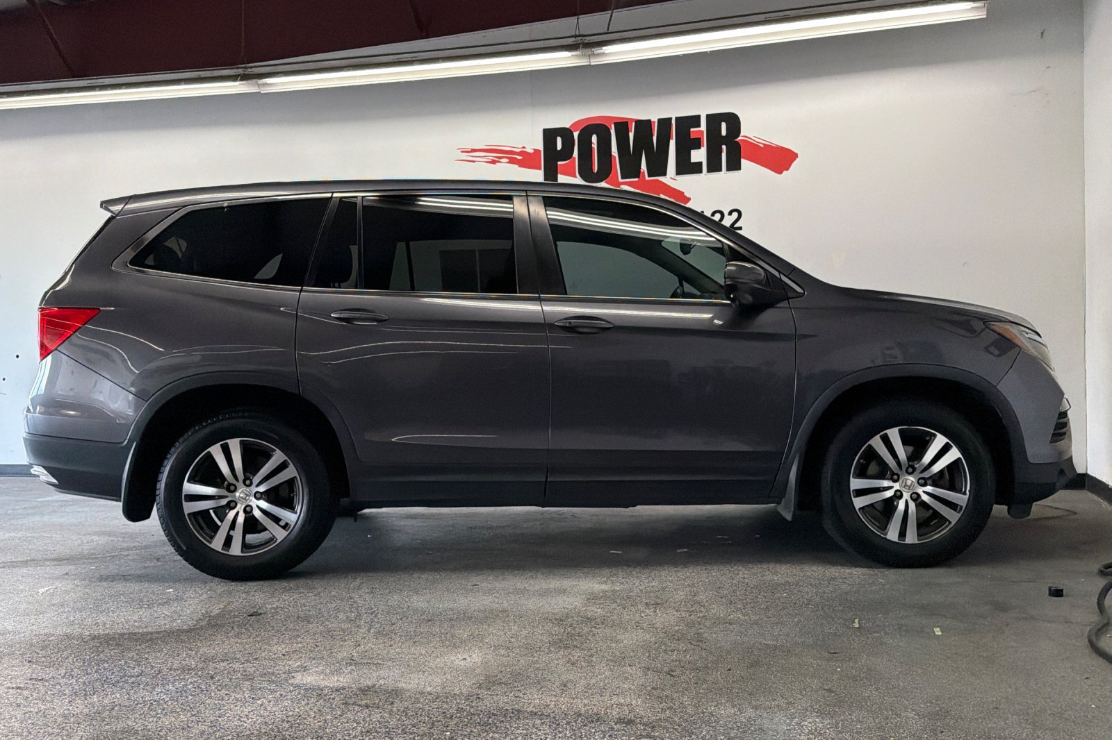 Used 2017 Honda Pilot EX-L image 2