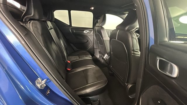 Used 2019 Volvo XC40 T5 R-Design AWD/4WD image 29
