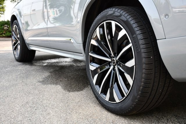 New 2026 Volvo XC90 B6 Plus w/ Protection Package Premier AWD/4WD image 9