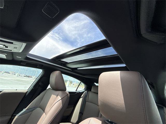 Certified 2024 Lexus ES 350 w/ Premium Package image 22