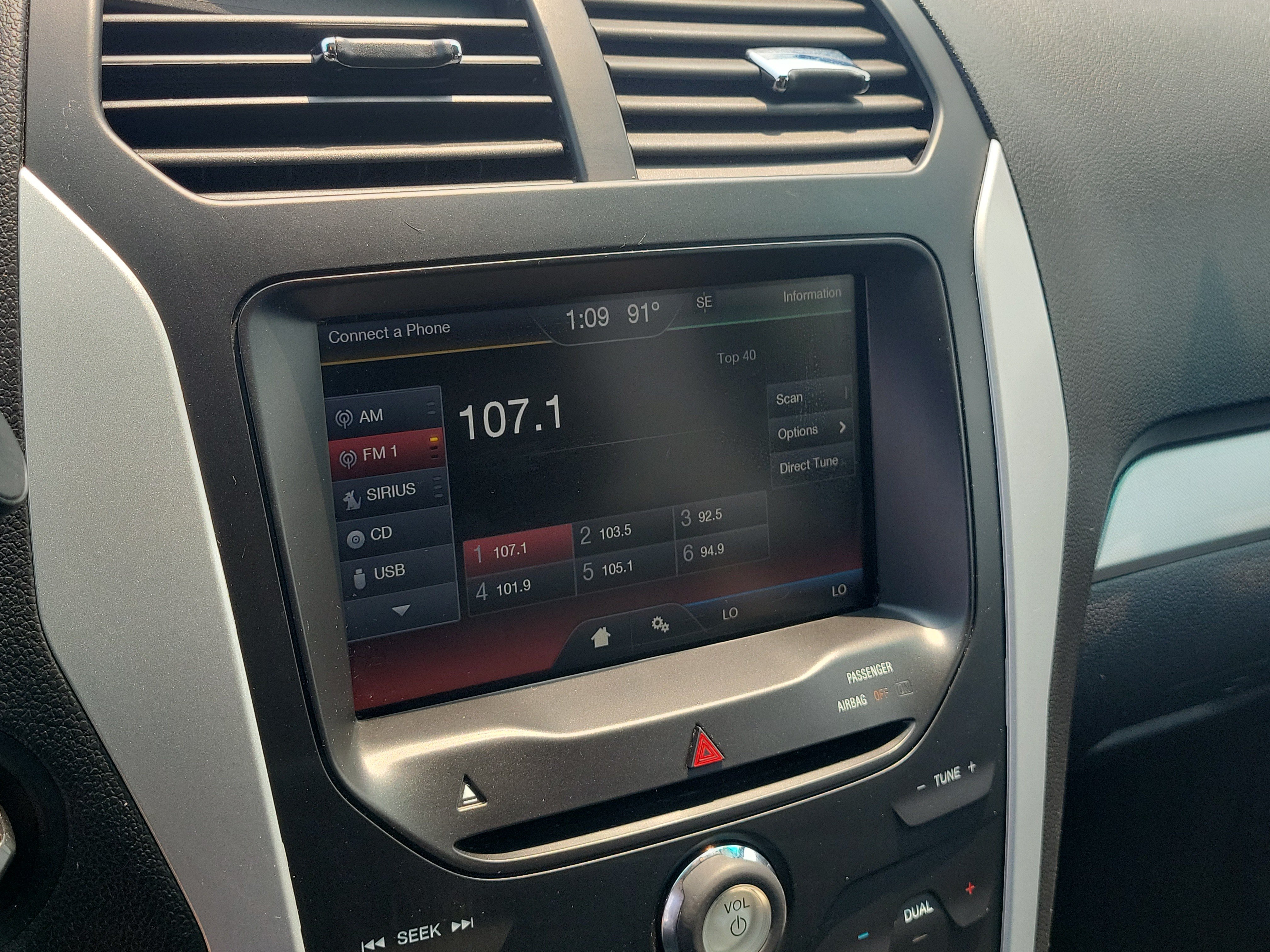 Used 2014 Ford Explorer XLT w/ Equipment Group 202A FWD image 25