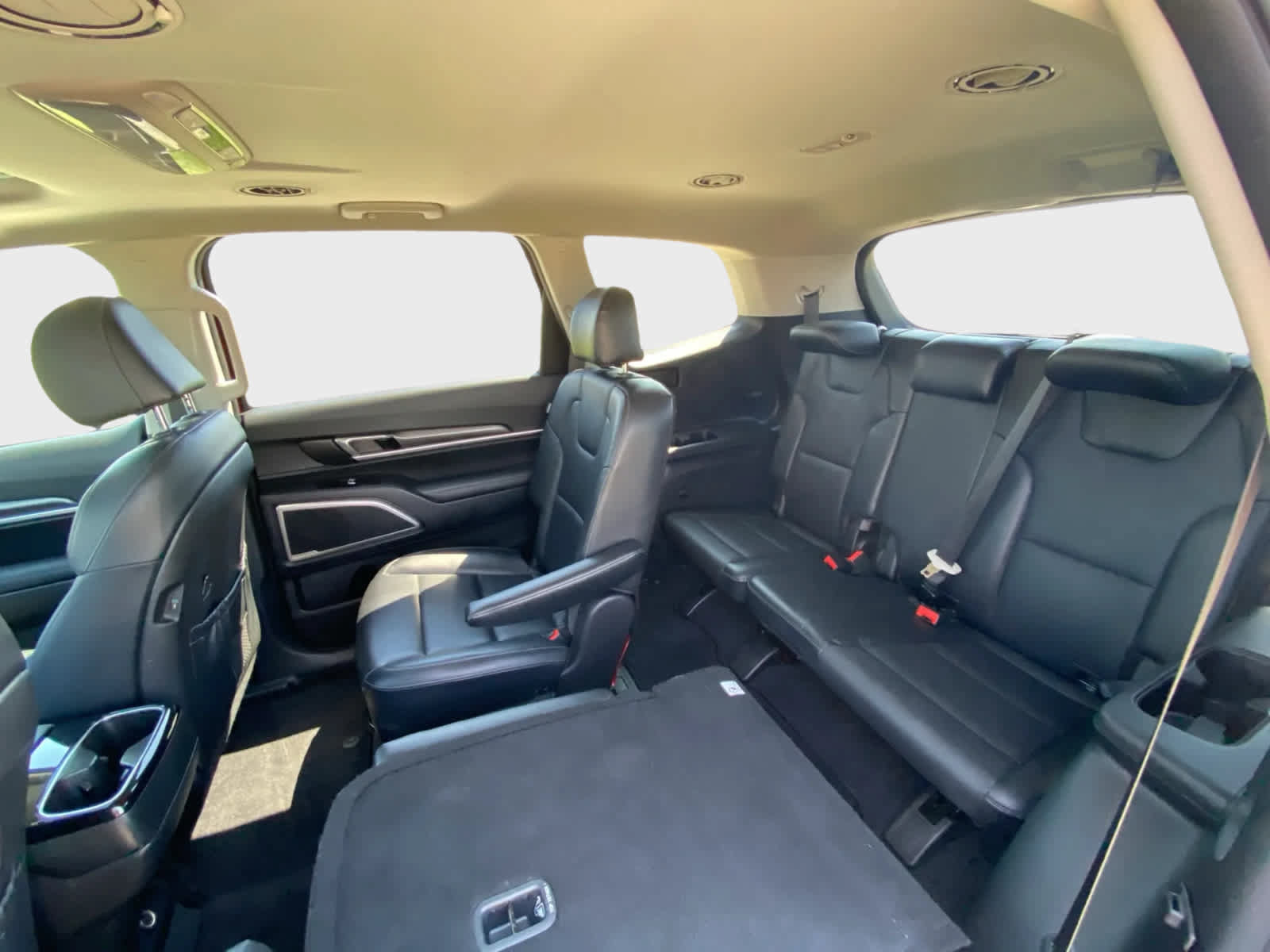 Used 2024 Kia Telluride S w/ S Sunroof Package FWD image 15