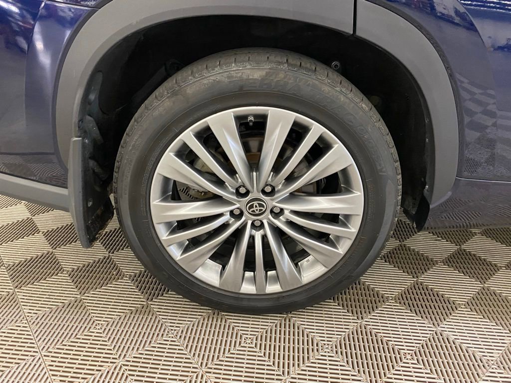 Used 2022 Toyota Highlander Platinum image 13