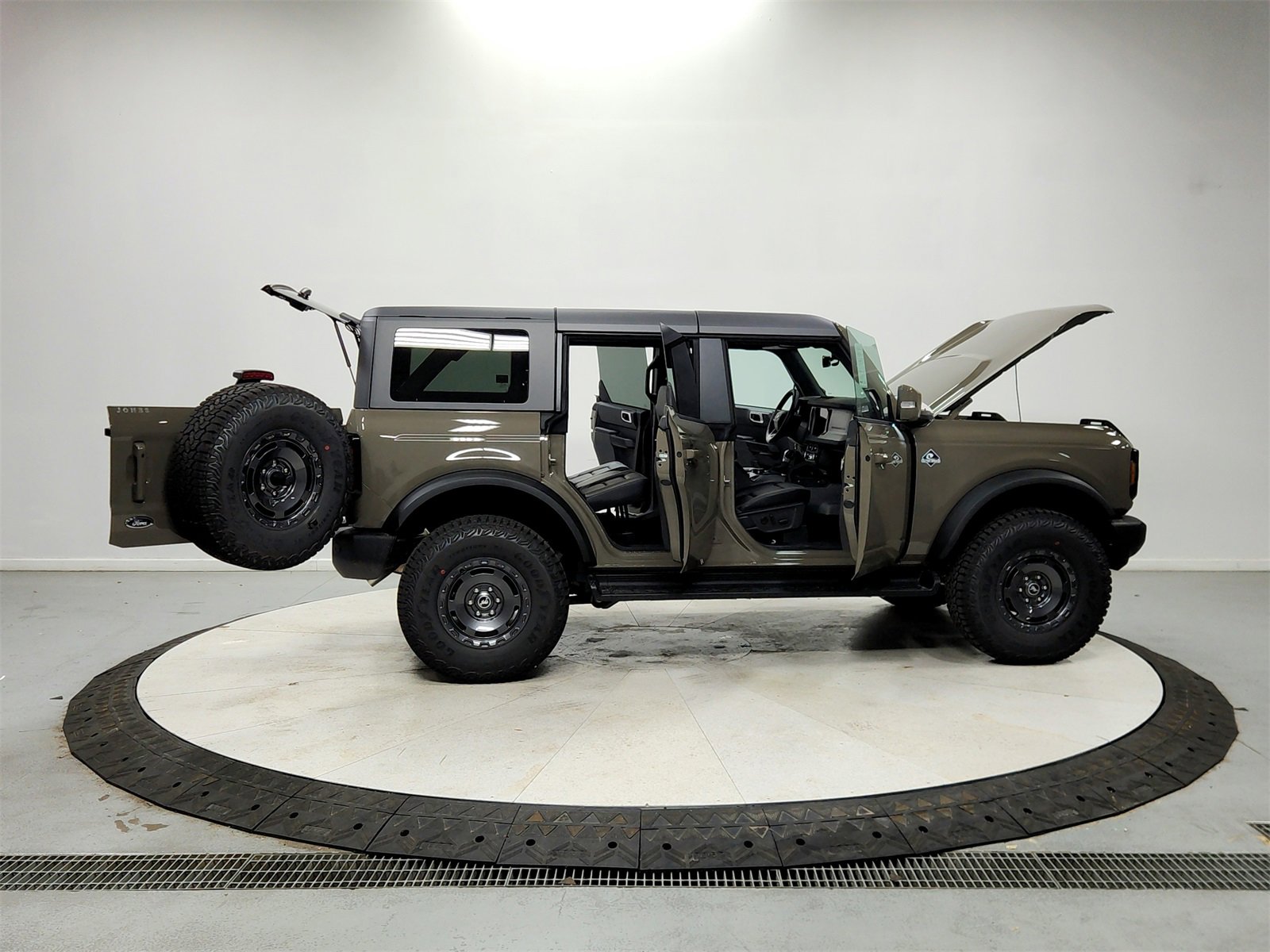 New 2025 Ford Bronco Outer Banks w/ Sasquatch Package image 16