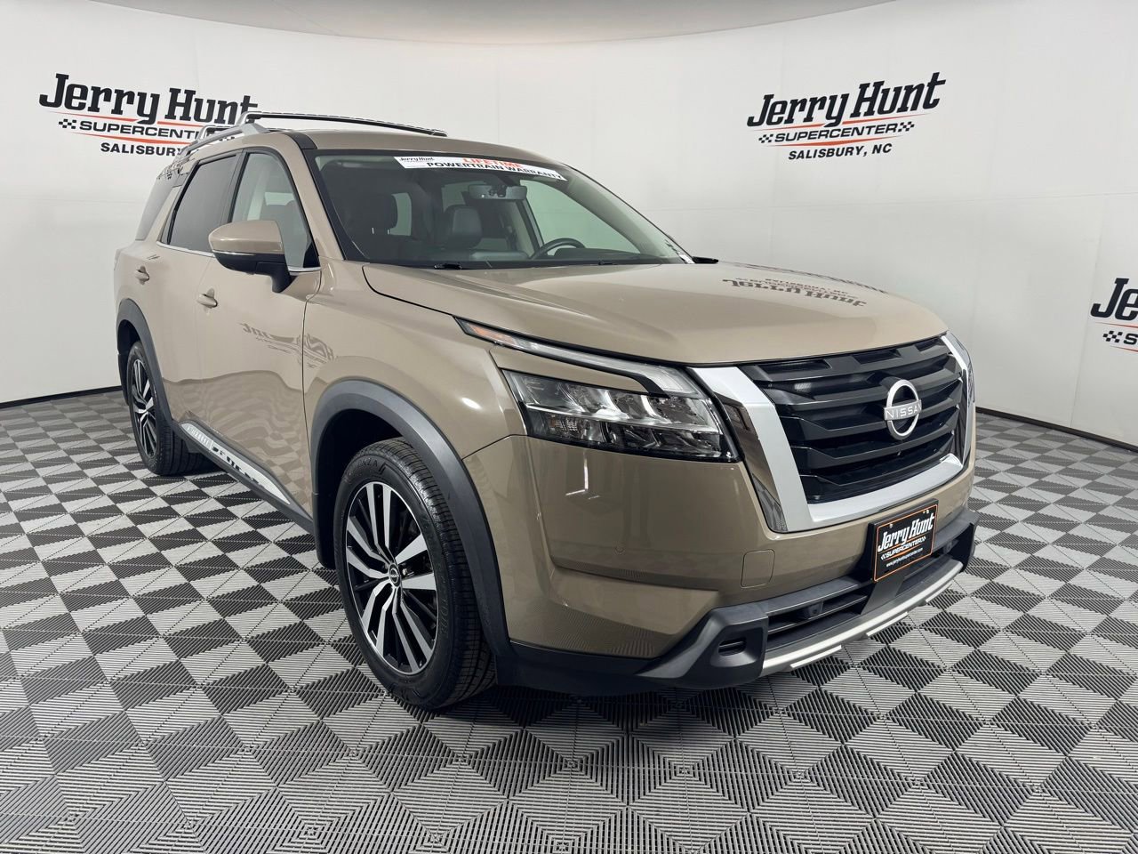 Used 2023 Nissan Pathfinder Platinum AWD/4WD image 5