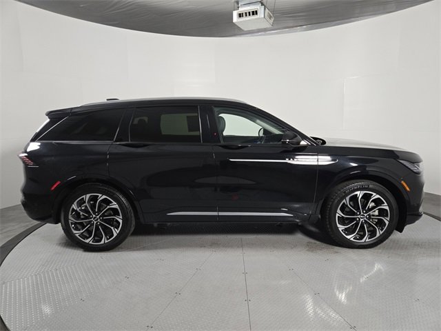 Certified 2024 Lincoln Nautilus Reserve image 3