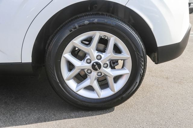 Used 2023 Kia Soul LX w/ LX Technology Package image 14