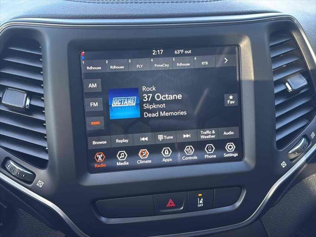 Used 2022 Jeep Cherokee Latitude w/ Sun & Sound Group image 23