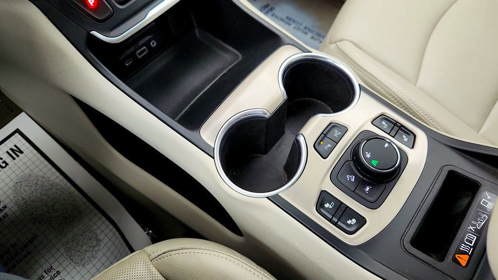 Used 2019 GMC Terrain Denali w/ Advanced Safety Package image 17