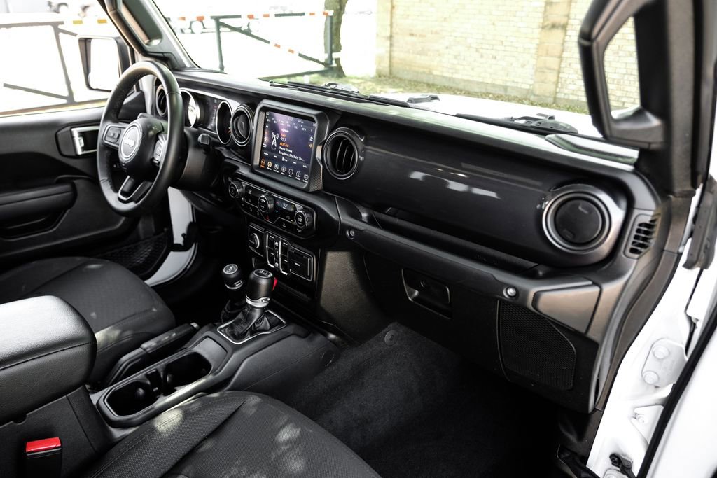 Used 2022 Jeep Gladiator Sport image 23