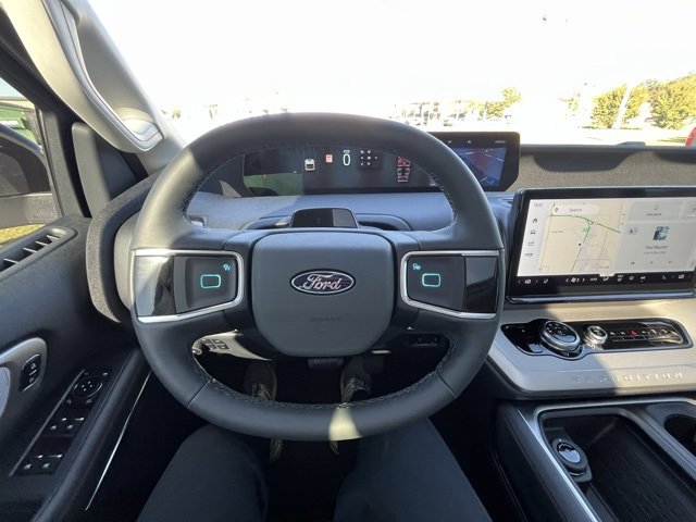 New 2025 Ford Expedition Active image 13