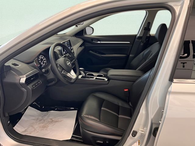 Used 2025 Nissan Altima 2.5 SR FWD image 13