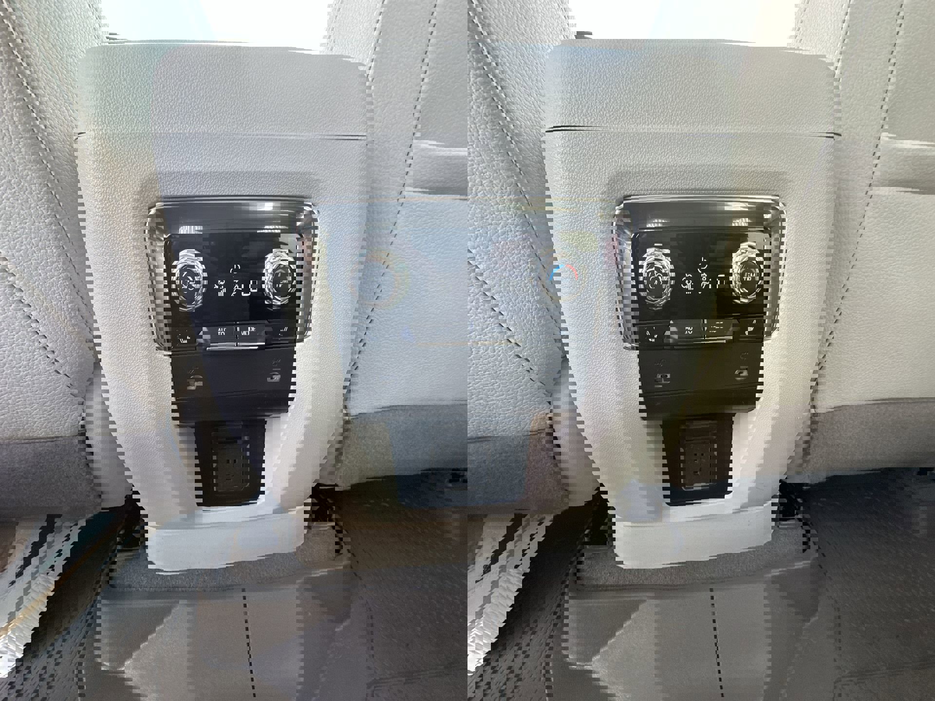 Certified 2023 GMC Yukon XL Denali image 64