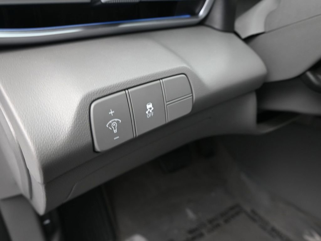 Certified 2024 Hyundai Elantra SEL image 24