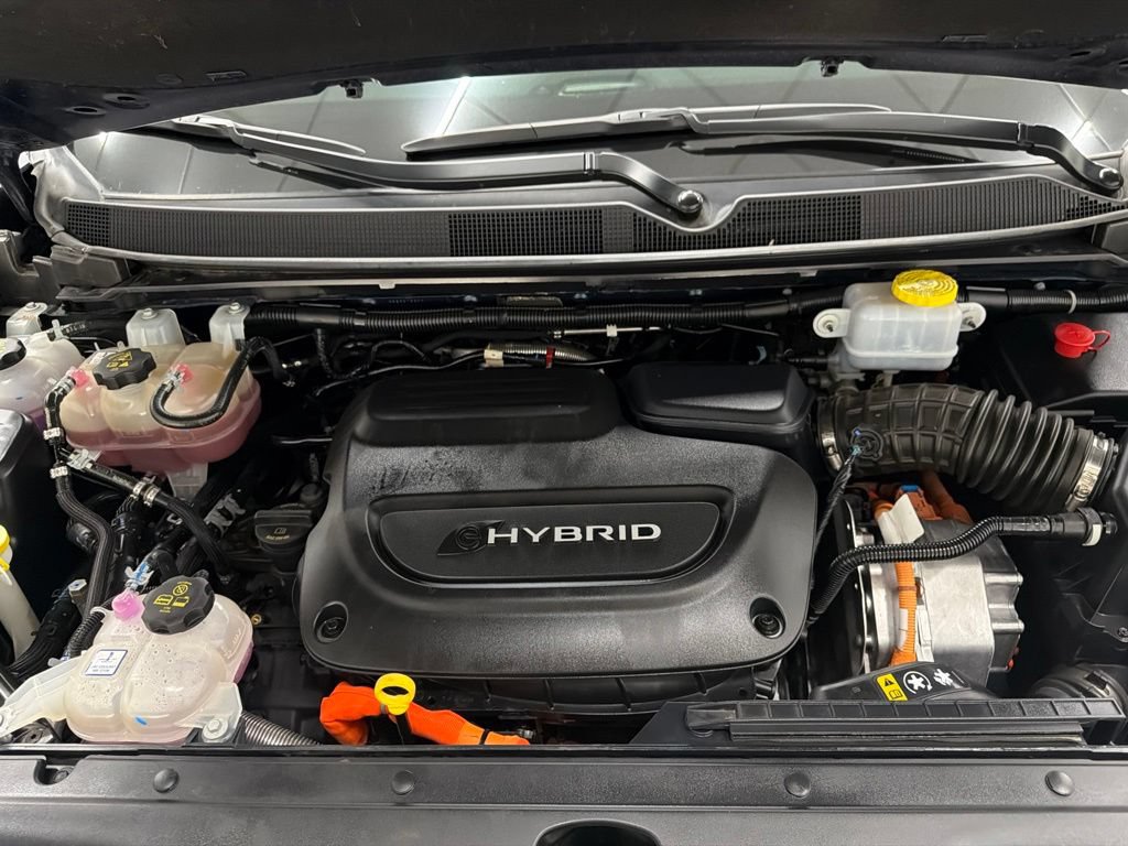 Used 2023 Chrysler Pacifica Limited FWD image 33