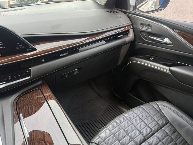 Used 2021 Cadillac Escalade Sport Platinum w/ LPO, ONYX Package AWD/4WD image 16