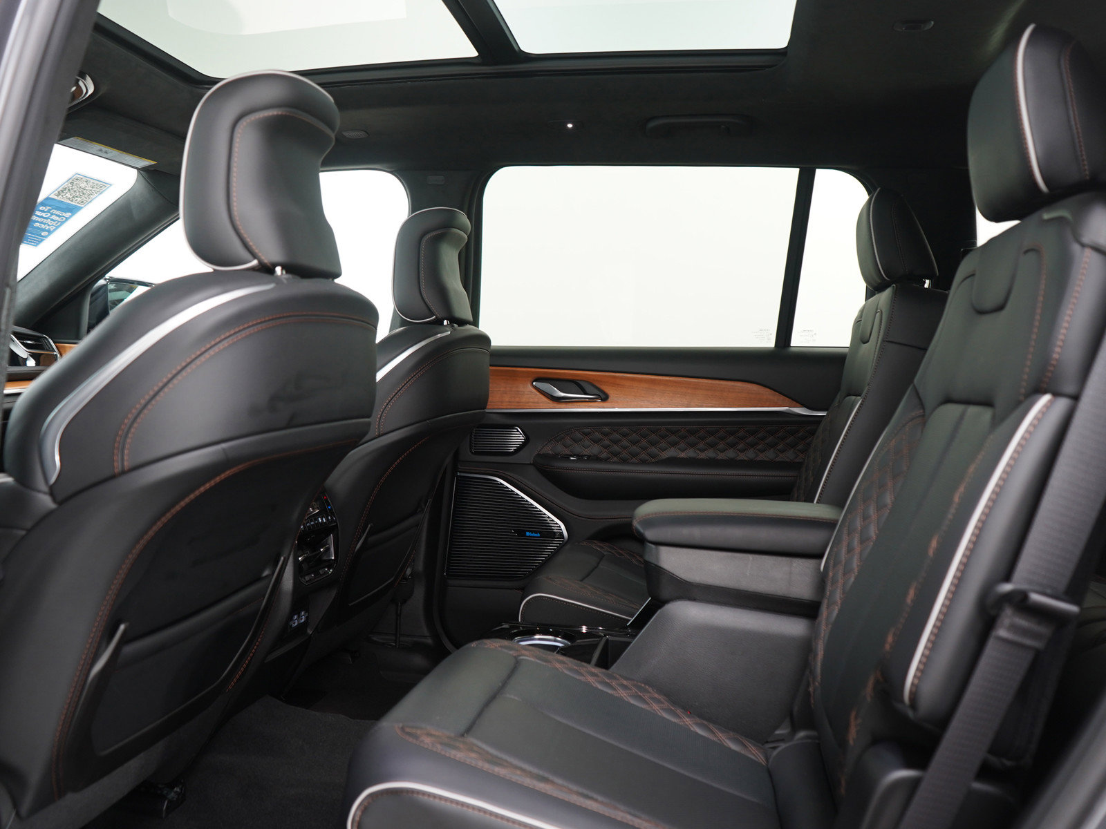 Used 2024 Jeep Grand Cherokee L Summit image 23