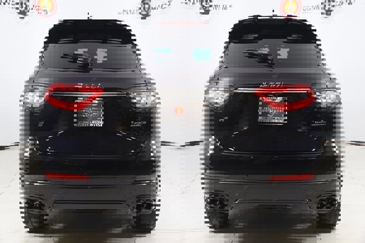 Used 2018 Maserati Levante GranSport image 55