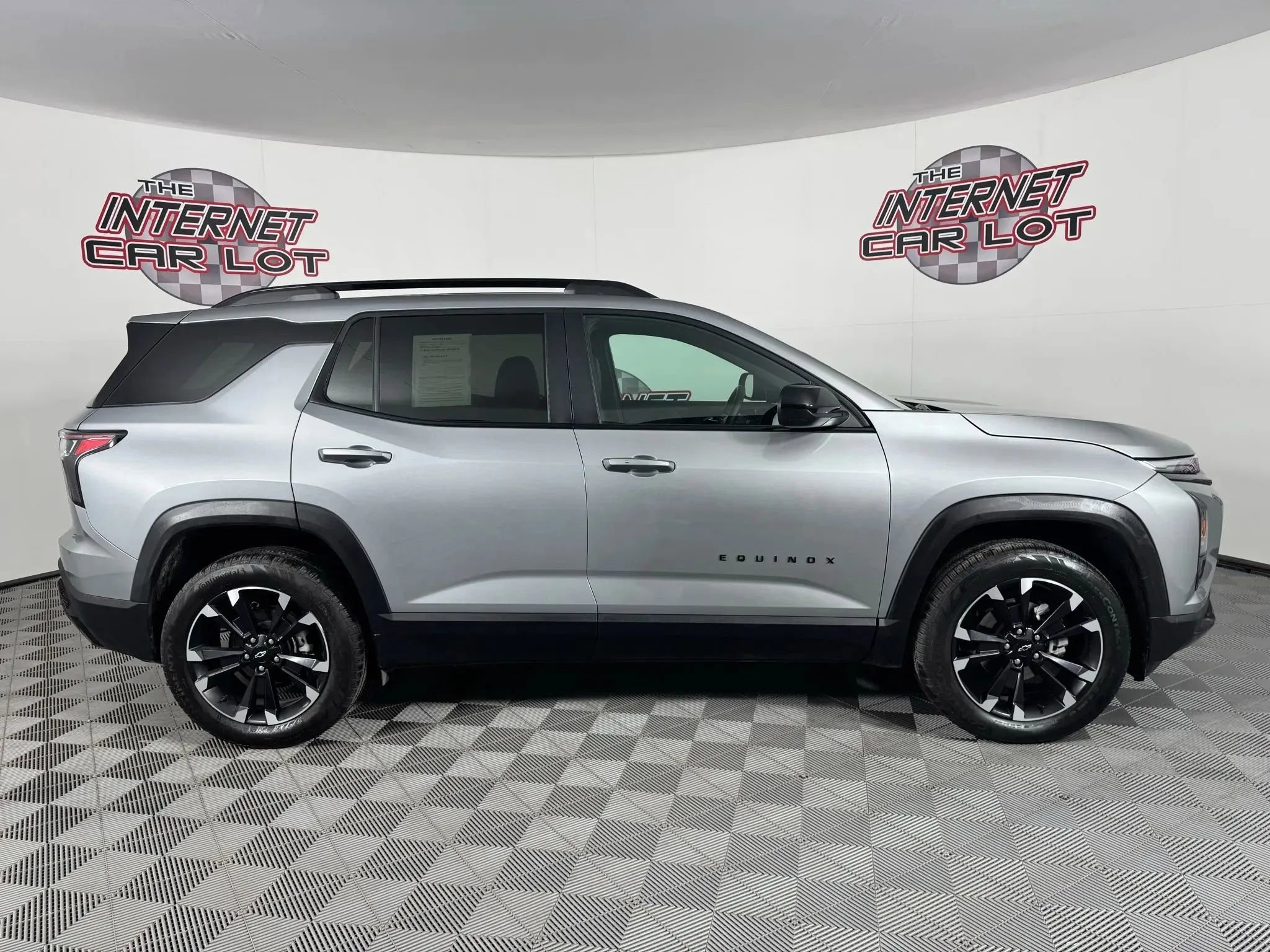 Used 2026 Chevrolet Equinox RS w/ Convenience Package III image 8