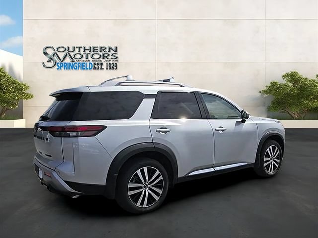 Used 2025 Nissan Pathfinder Platinum w/ Black Appearance Package FWD image 33