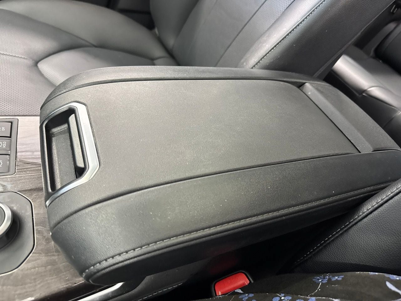 Used 2026 Toyota Highlander Limited AWD/4WD image 31