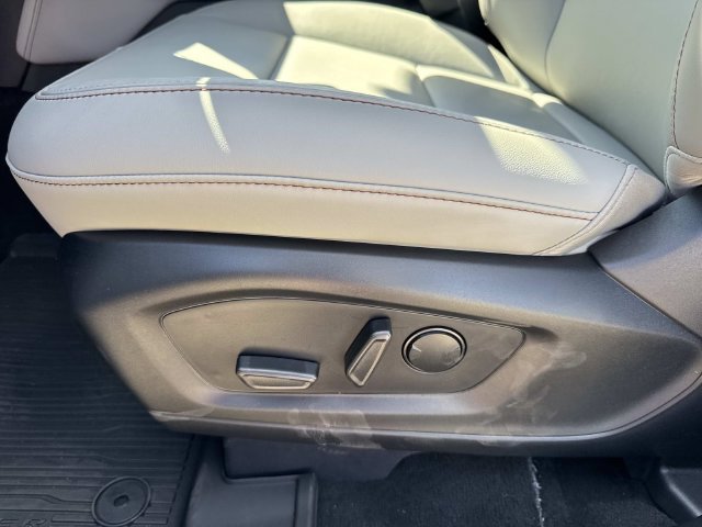 New 2026 Ford Explorer Active w/ Active Comfort Package RWD image 17