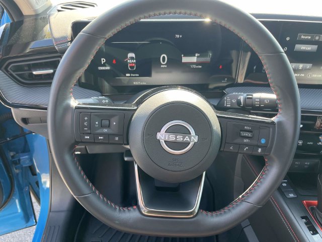 Used 2025 Nissan Kicks SR FWD image 22