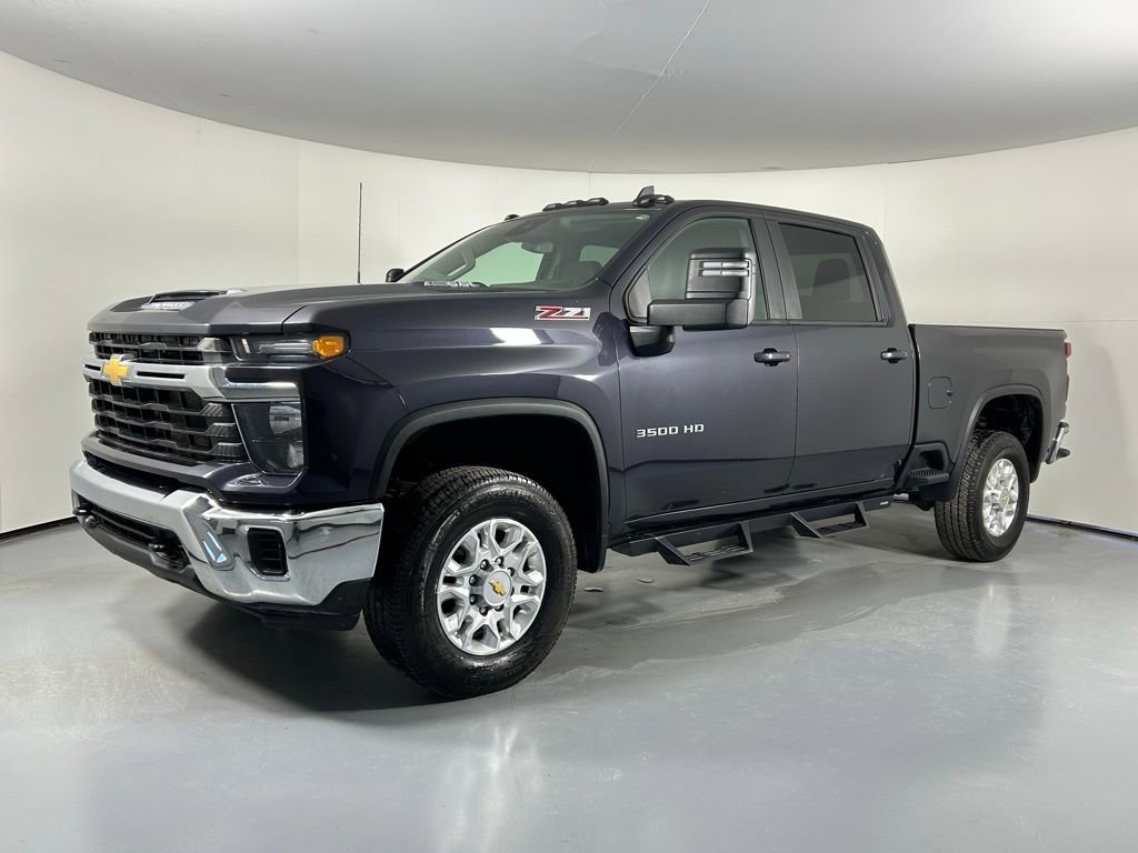 Used 2024 Chevrolet Silverado 3500 LT w/ Z71 Off-Road Package image 3