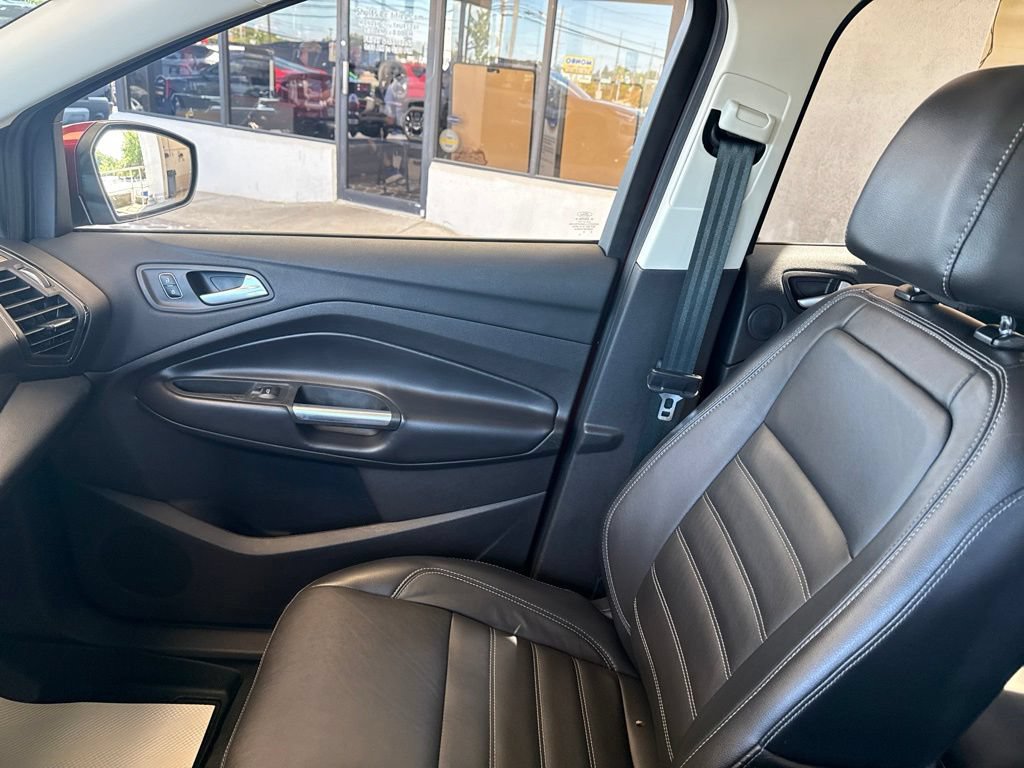 Used 2017 Ford Escape Titanium AWD/4WD image 26