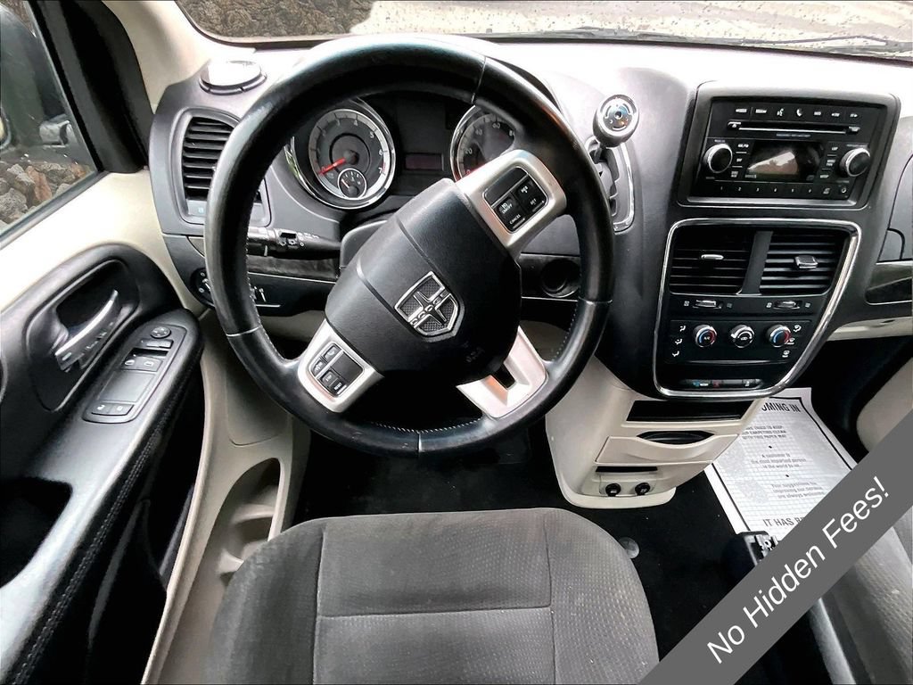 Used 2015 Dodge Grand Caravan American Value Package w/ UConnect Hands-Free Group FWD image 5