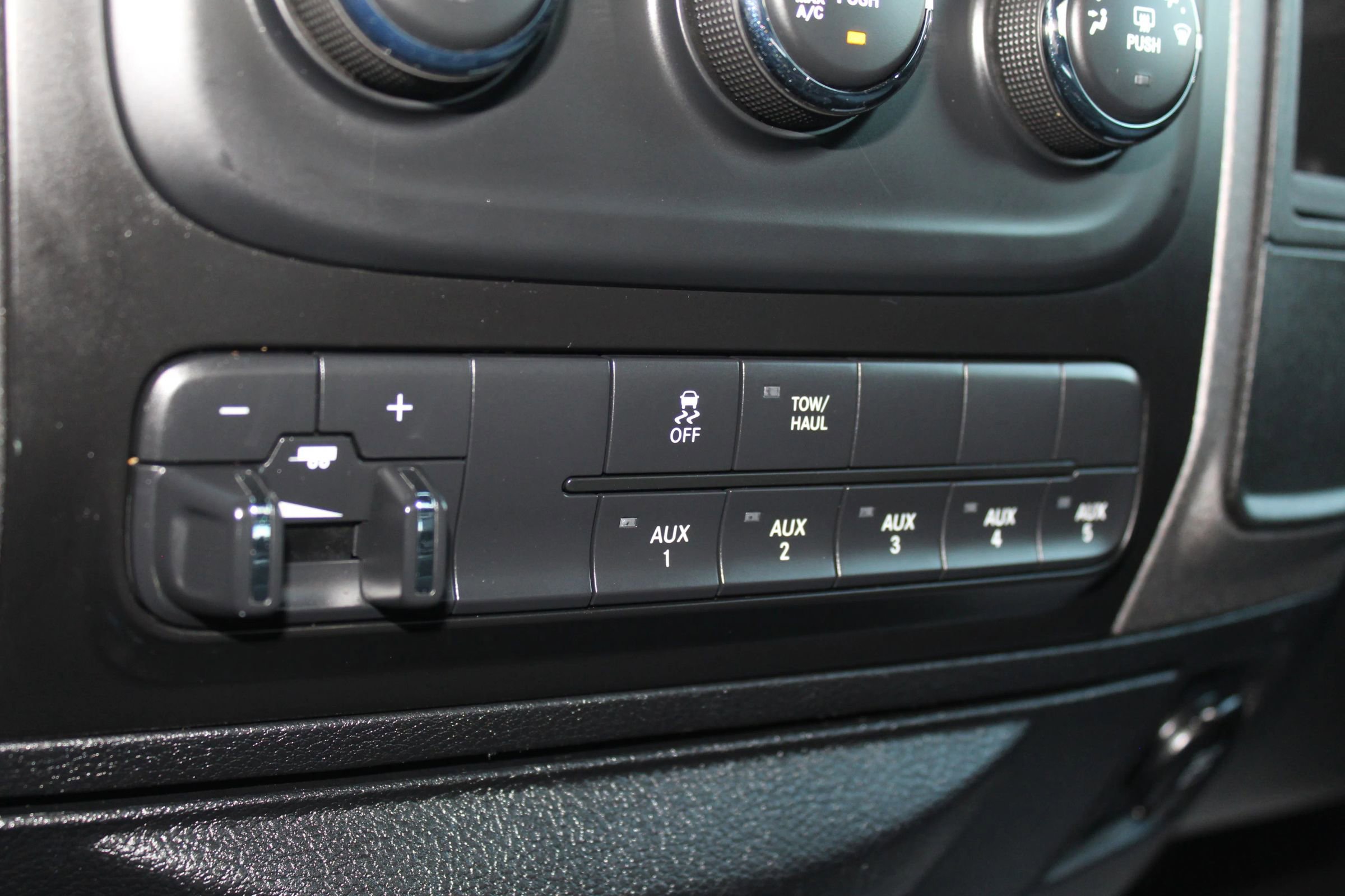 Used 2017 RAM 3500 Tradesman w/ Chrome Appearance Group image 26