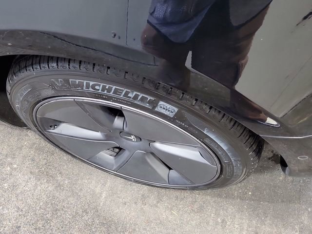 Used 2022 Tesla Model 3 Long Range AWD/4WD image 16