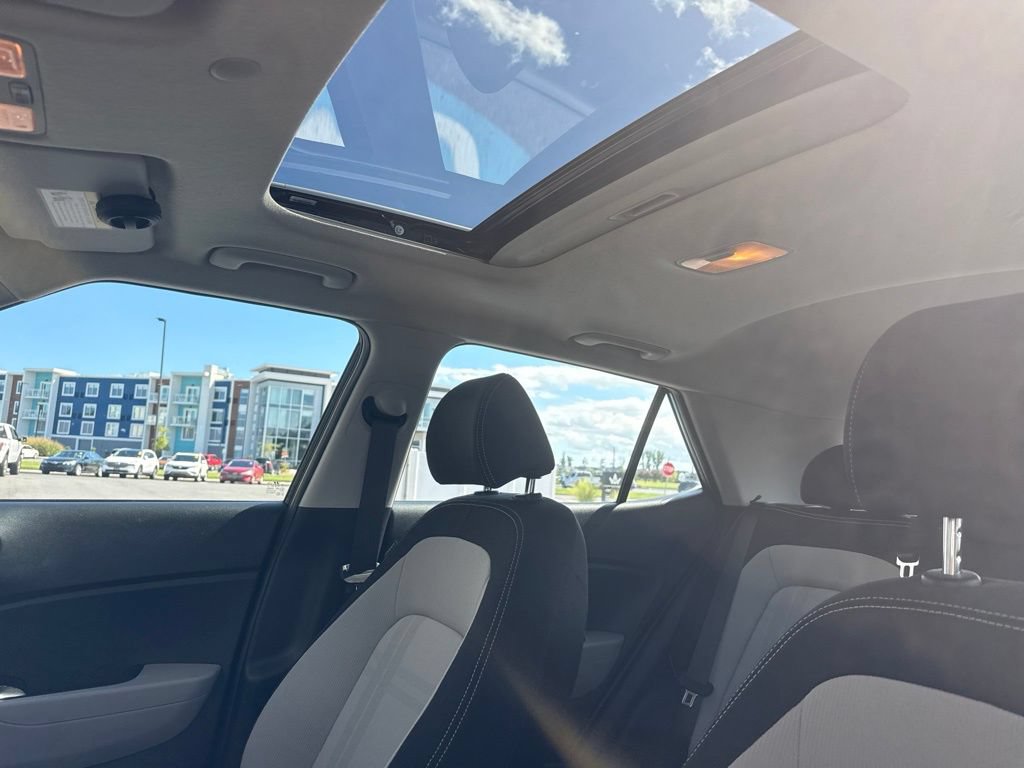 Used 2024 Hyundai Venue SEL FWD image 8