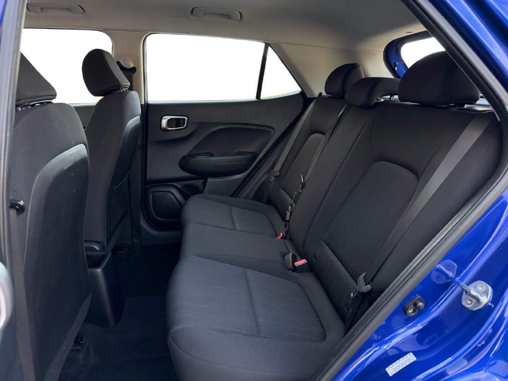 Used 2021 Hyundai Venue SE FWD image 19