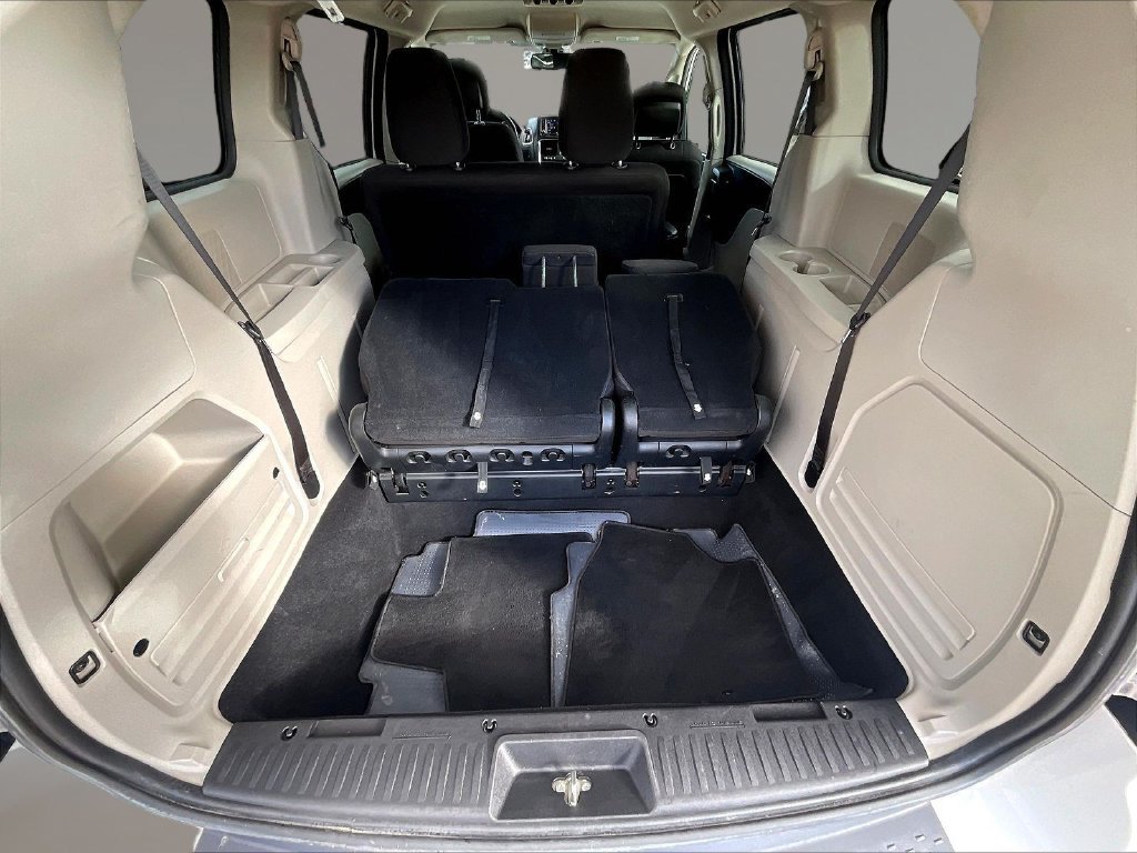 Used 2019 Dodge Grand Caravan SE w/ UConnect Hands-Free Group FWD image 25