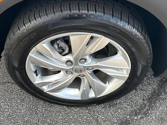 Certified 2024 Buick Encore GX Preferred w/ Comfort Package FWD image 35