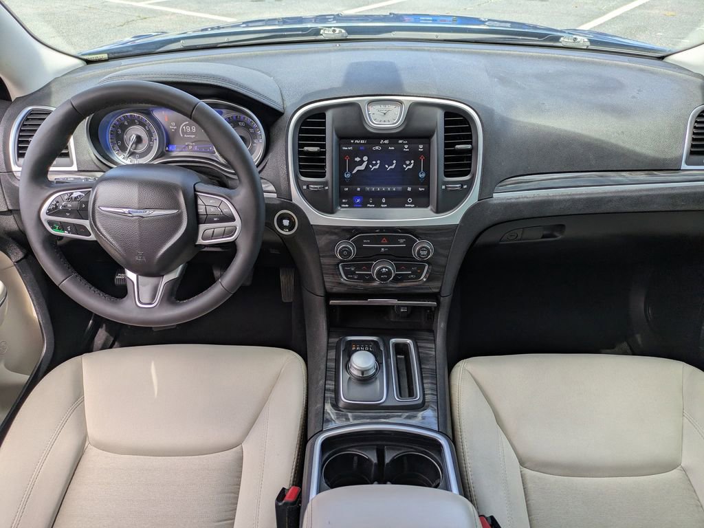 Used 2022 Chrysler 300 Touring RWD image 15