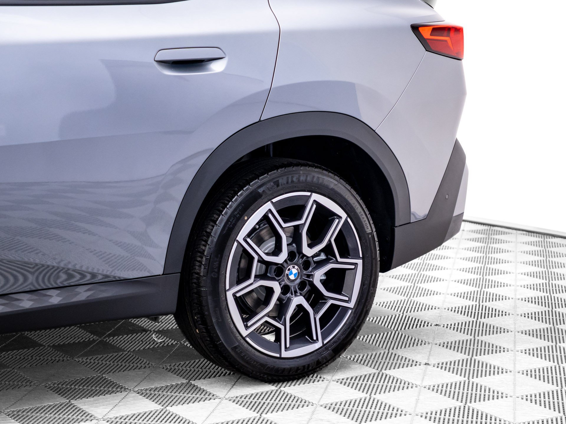 New 2027 BMW X2 xDrive28i w/ Technology Package AWD/4WD image 37