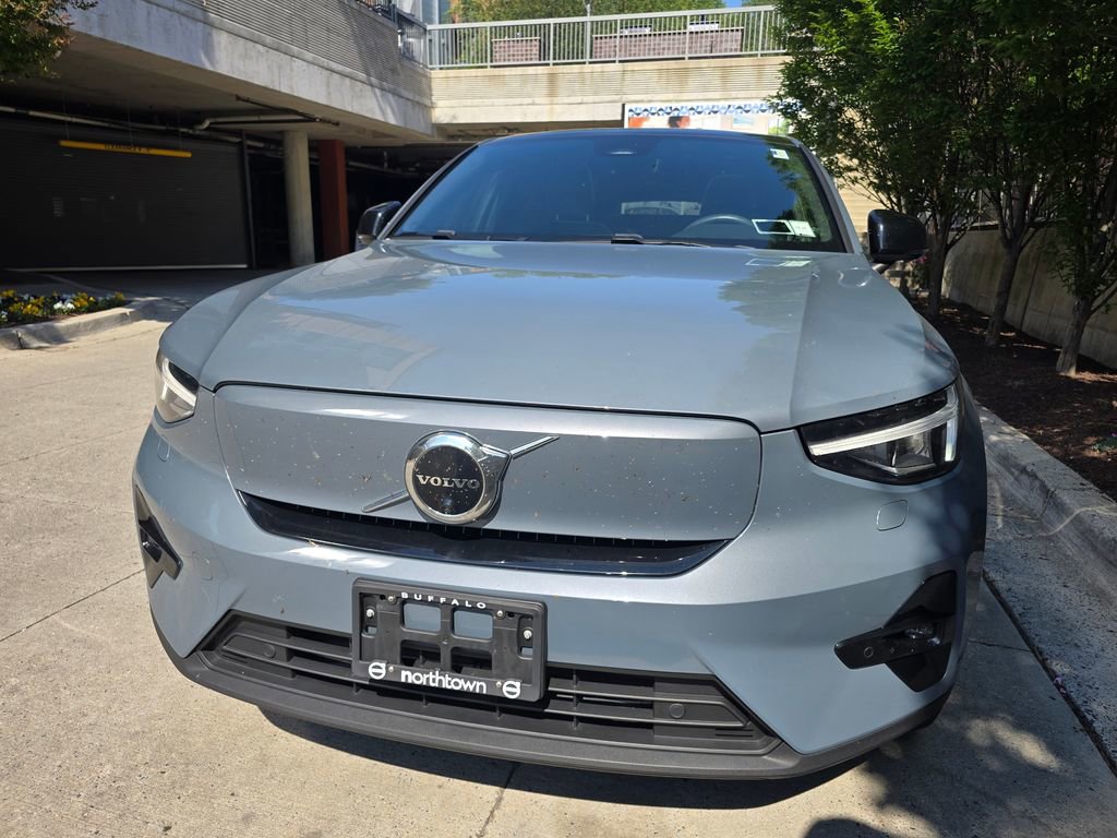 Used 2023 Volvo C40 P8 Recharge Plus w/ Climate Package AWD/4WD image 3