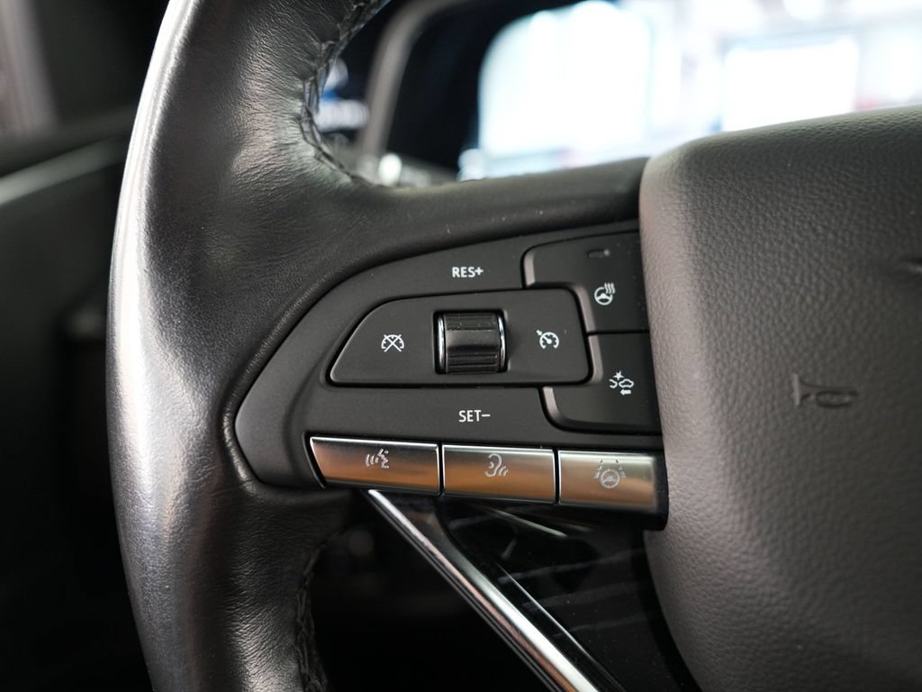 Used 2023 Cadillac Escalade ESV Sport w/ LPO, ONYX Package AWD/4WD image 24