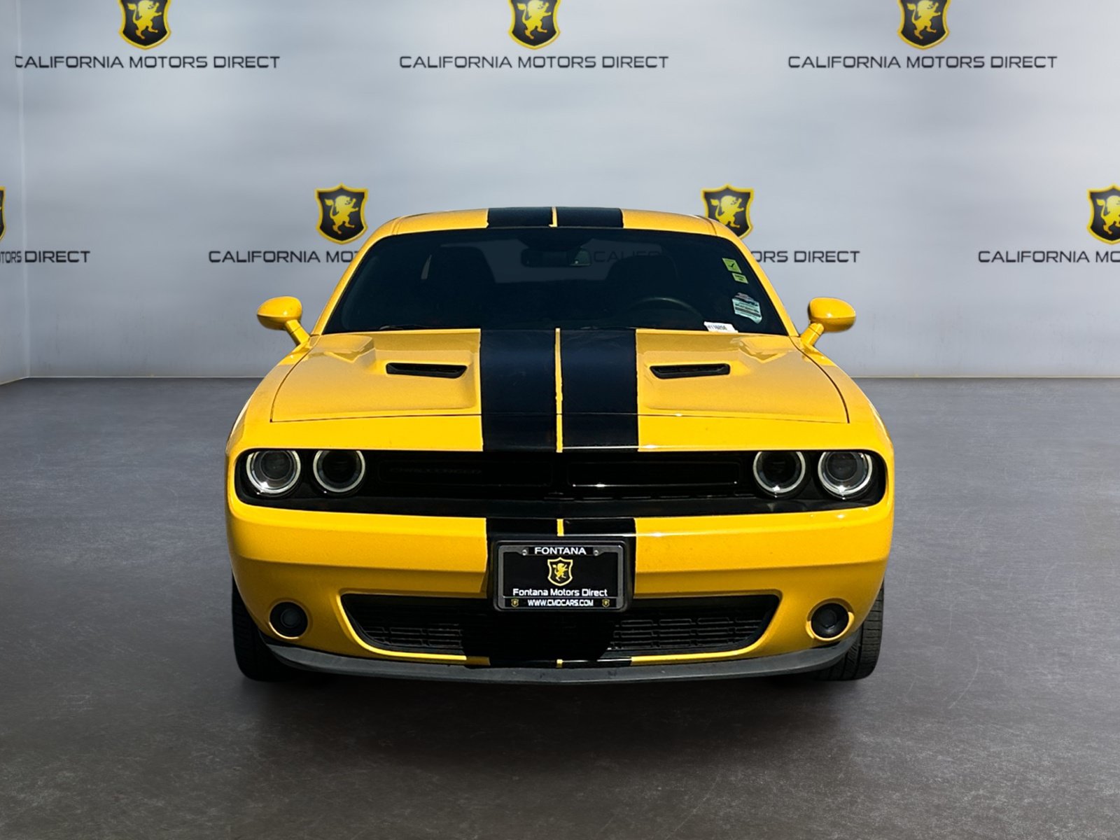 Used 2018 Dodge Challenger SXT w/ Blacktop Package RWD image 8